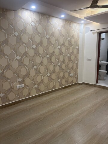 Balcony in 3 BHK Builder Floor at BPTP Eden Estate, Sector 81 – for Rent