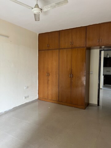 Furnished Amenities in 3 BHK Builder Floor at BPTP Eden Estate, Sector 81 – for Rent