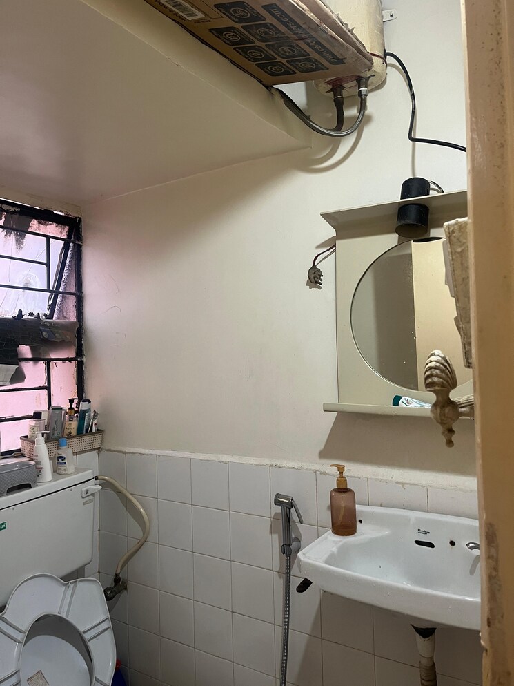 Bathroom, amba-vatika 1 Bedroom 600 Sq.Ft. Apartment In Nibm Pune 8015876