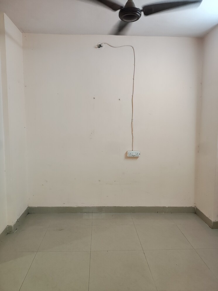 Room, nand-building 1 Bedroom 600 Sq.Ft. Apartment In Seawoods Navi Mumbai 8015899