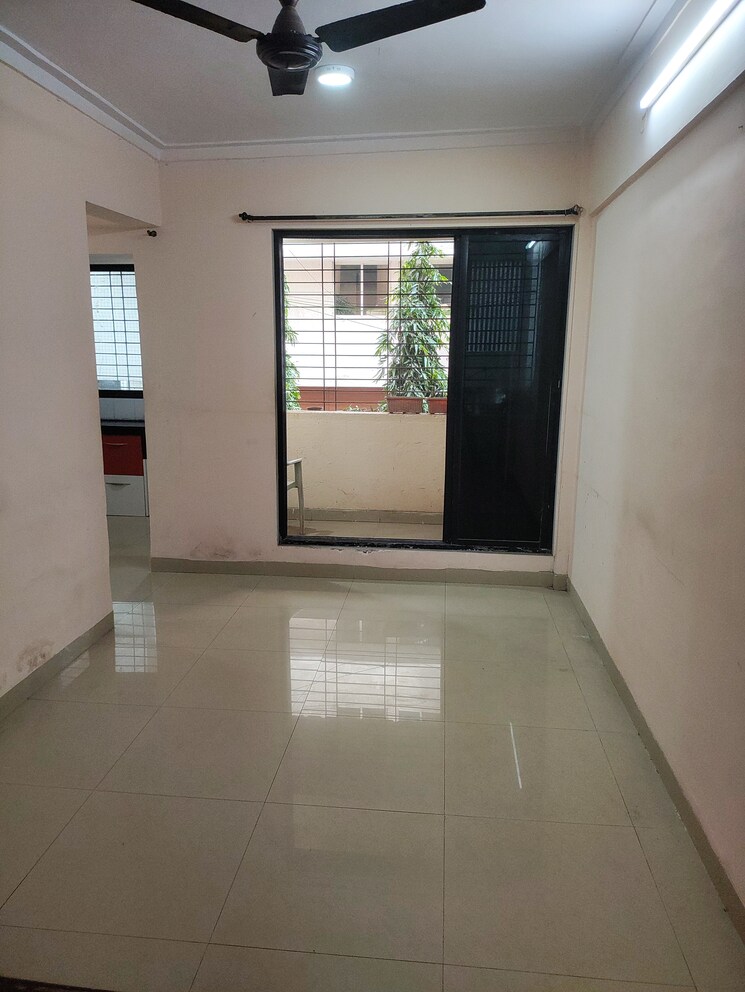 Room, nand-building 1 Bedroom 600 Sq.Ft. Apartment In Seawoods Navi Mumbai 8015899