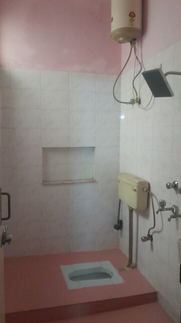 Bathroom in 2 BHK Builder Floor at Unitech South City II, Sector 50 – for Rent