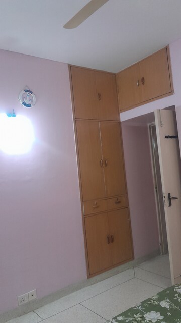 Furnished Amenities in 2 BHK Builder Floor at Unitech South City II, Sector 50 – for Rent