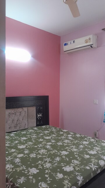 Room in 2 BHK Builder Floor at Unitech South City II, Sector 50 – for Rent