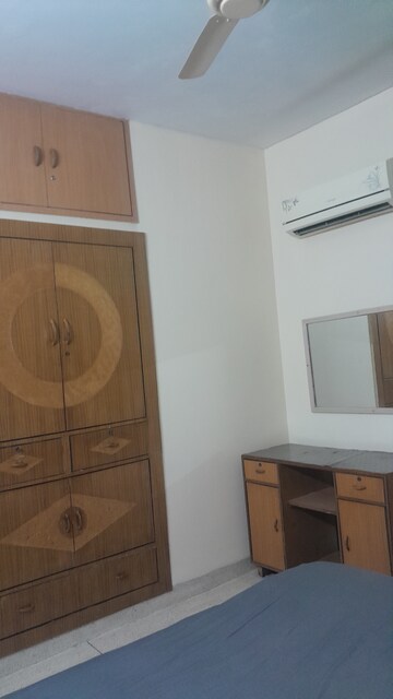 Furnished Amenities in 2 BHK Builder Floor at Unitech South City II, Sector 50 – for Rent