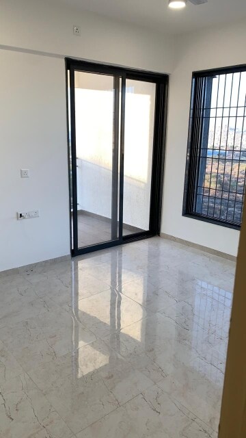 Room in 3 BHK Apartment at Rama Metro Life, Tathawade – for Rent