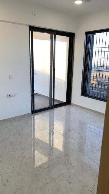Room in 3 BHK Apartment at Rama Metro Life, Tathawade – for Rent