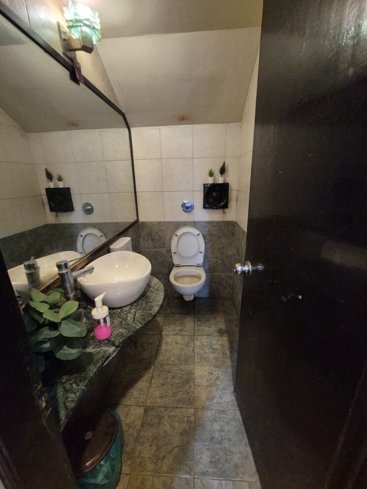 Bathroom, jmd-enclave 5 Bedroom 2600 Sq.Ft. Villa In Nibm Pune 8015974