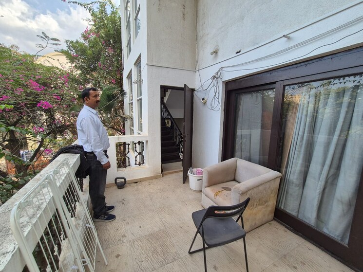  Parking, jmd-enclave 5 Bedroom 2600 Sq.Ft. Villa In Nibm Pune 8015974