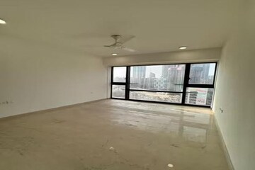 Room in 4 BHK Apartment at Lodha Marquise, Worli – for Rent