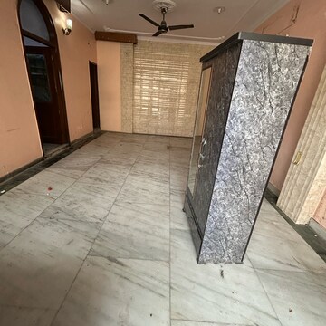 Room in 1 RK Builder Floor at Kotla Mubarakpur – for Rent