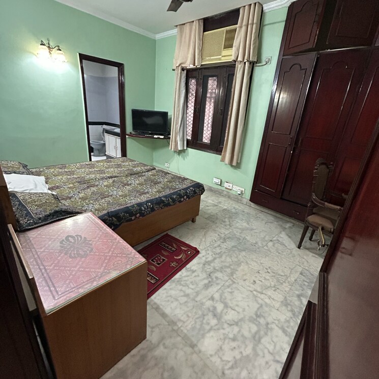 Bedroom, south extension i 3 Bedroom 2100 Sq.Ft. Builder Floor In South Extension I Delhi 8016012