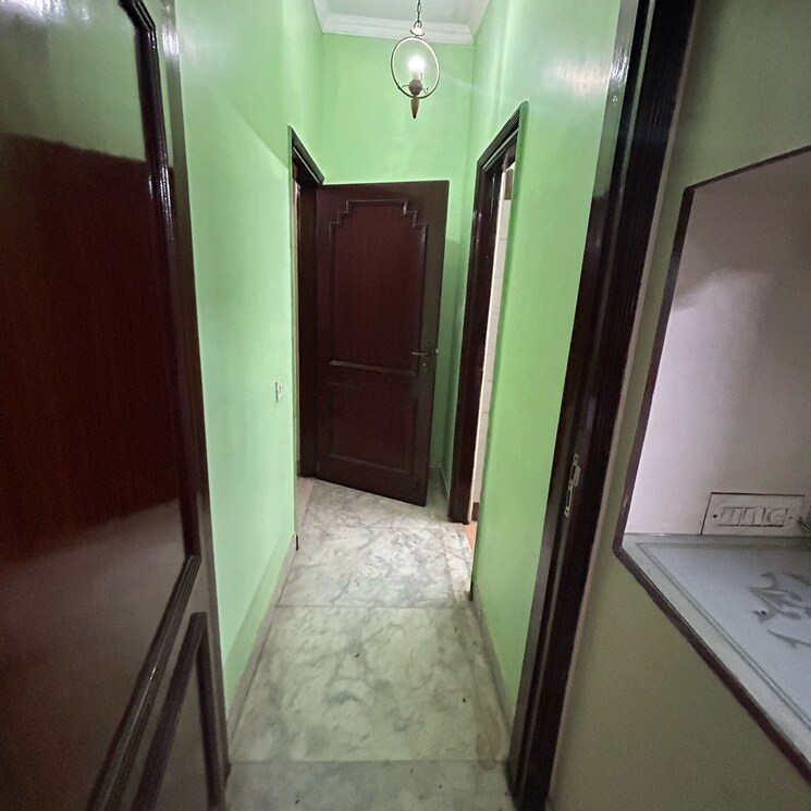 Other, south extension i 3 Bedroom 2100 Sq.Ft. Builder Floor In South Extension I Delhi 8016012