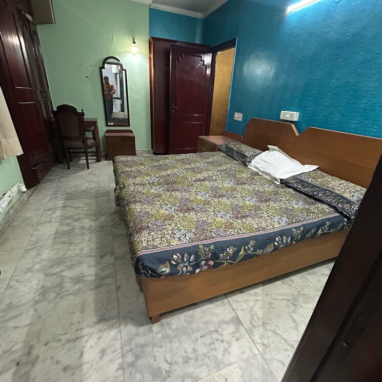 Bedroom, south extension i 3 Bedroom 2100 Sq.Ft. Builder Floor In South Extension I Delhi 8016012