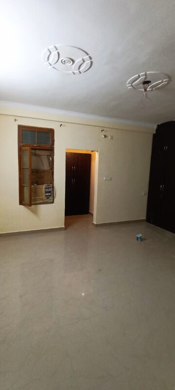 Room in 2 BHK Apartment at Shri Balaji BCC Greens, Deva Road – for Rent