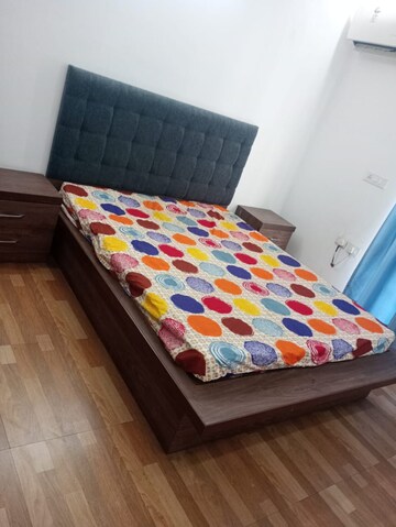 Bedroom in 5 BHK Apartment at Parsvnath Planet, Gomti Nagar – for Rent