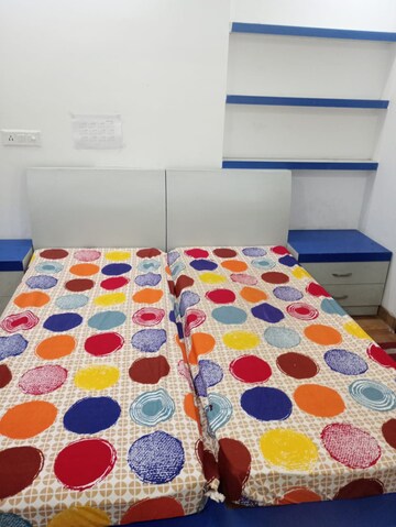Master Bedroom in 5 BHK Apartment at Parsvnath Planet, Gomti Nagar – for Rent