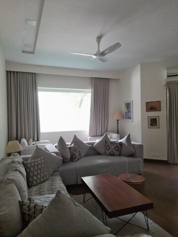 Living Room in 4 BHK Apartment at Venus Apartments Cuffe Parade, Cuffe Parade – for Rent