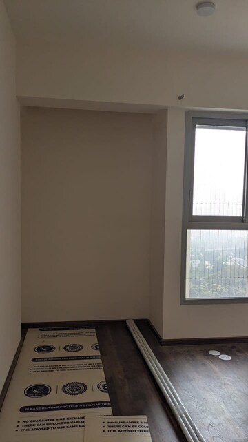 Room in 1 BHK Apartment at Piramal Vaikunth, Balkum Pada – for Rent
