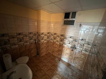 Master Bedroom in 3 BHK Apartment at Shri Balaji BCC Greens, Deva Road – for Rent