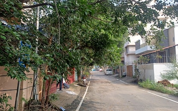 Plot For Sale in Saligramam
