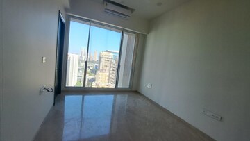 Room in 3 BHK Apartment at Raheja Imperia, Worli – for Rent