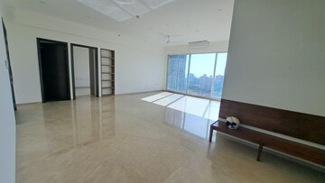 Room in 3 BHK Apartment at Raheja Imperia, Worli – for Rent