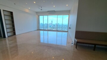 Room in 3 BHK Apartment at Raheja Imperia, Worli – for Rent