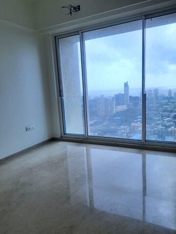 Room in 3 BHK Apartment at Raheja Imperia, Worli – for Rent