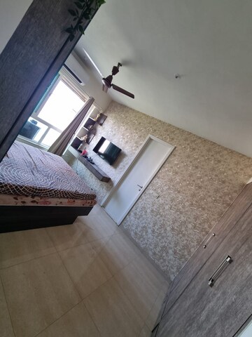 Furnished Amenities in 2.5 BHK Apartment at Hiranandani Meadows, Manpada – for Rent