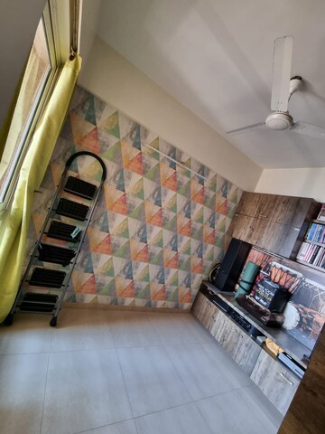 Bedroom in 2.5 BHK Apartment at Hiranandani Meadows, Manpada – for Rent