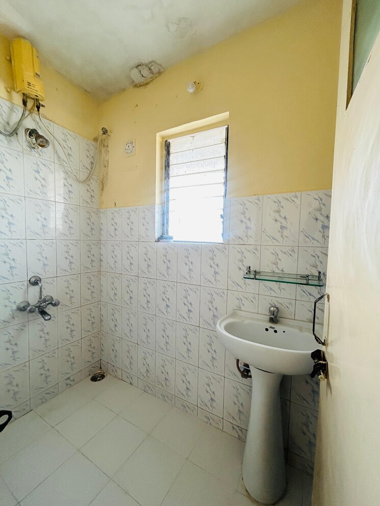 Bathroom, sunshree-c2 1 Bedroom 500 Sq.Ft. Apartment In Nibm Pune 8016107