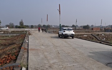 Plot For Sale in Dhoom Manikpur