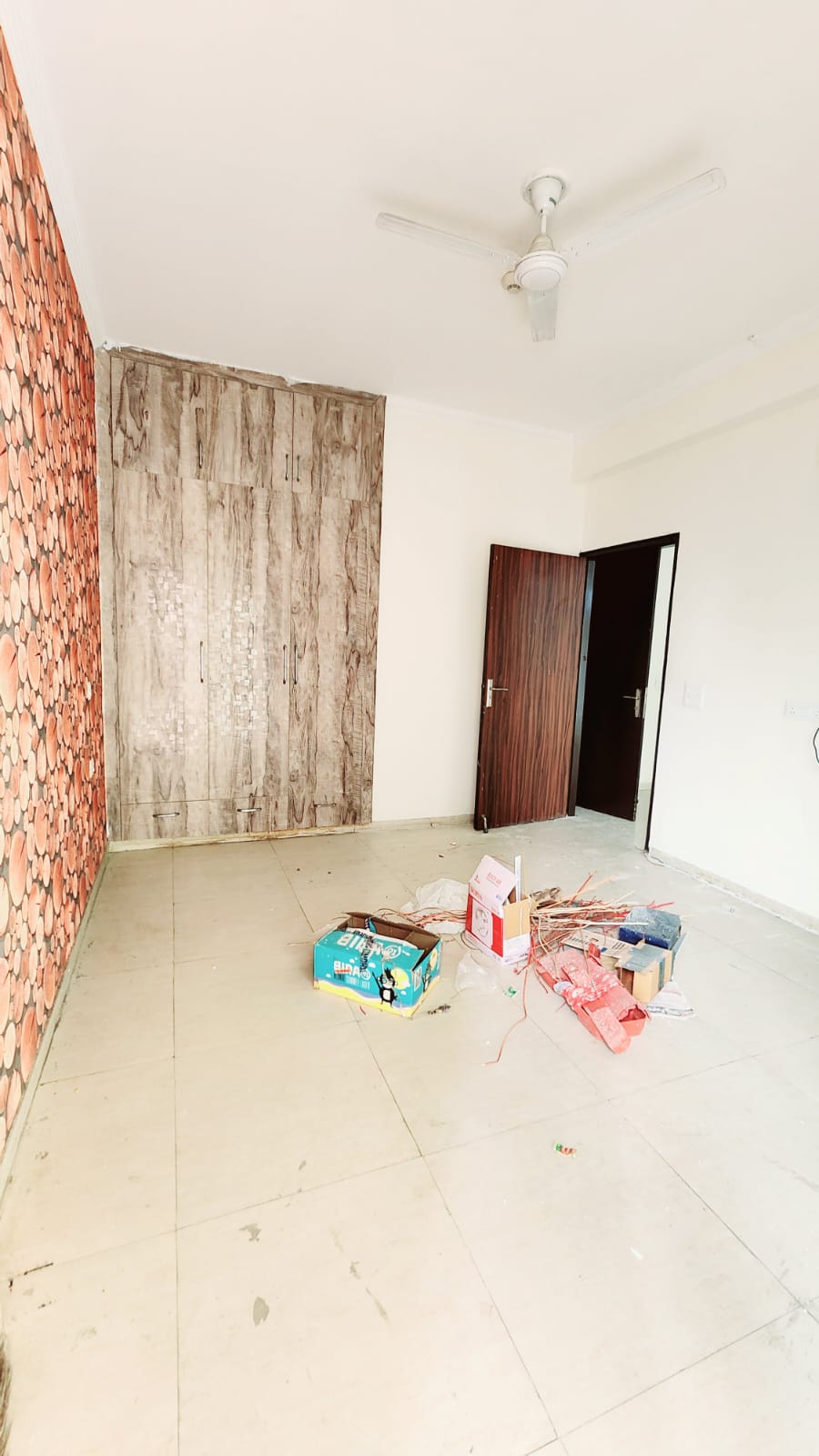 2 BHK + Extra Room Apartment For Sale in Express Zenith