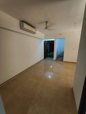 Room in 2.5 BHK Apartment at Lodha Palava City Lakeshore Greens, Dombivli East – for Rent