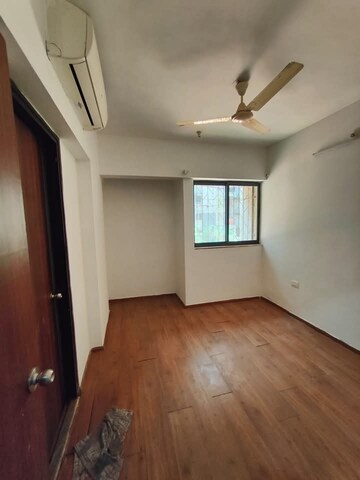 Room in 2.5 BHK Apartment at Lodha Palava City Lakeshore Greens, Dombivli East – for Rent