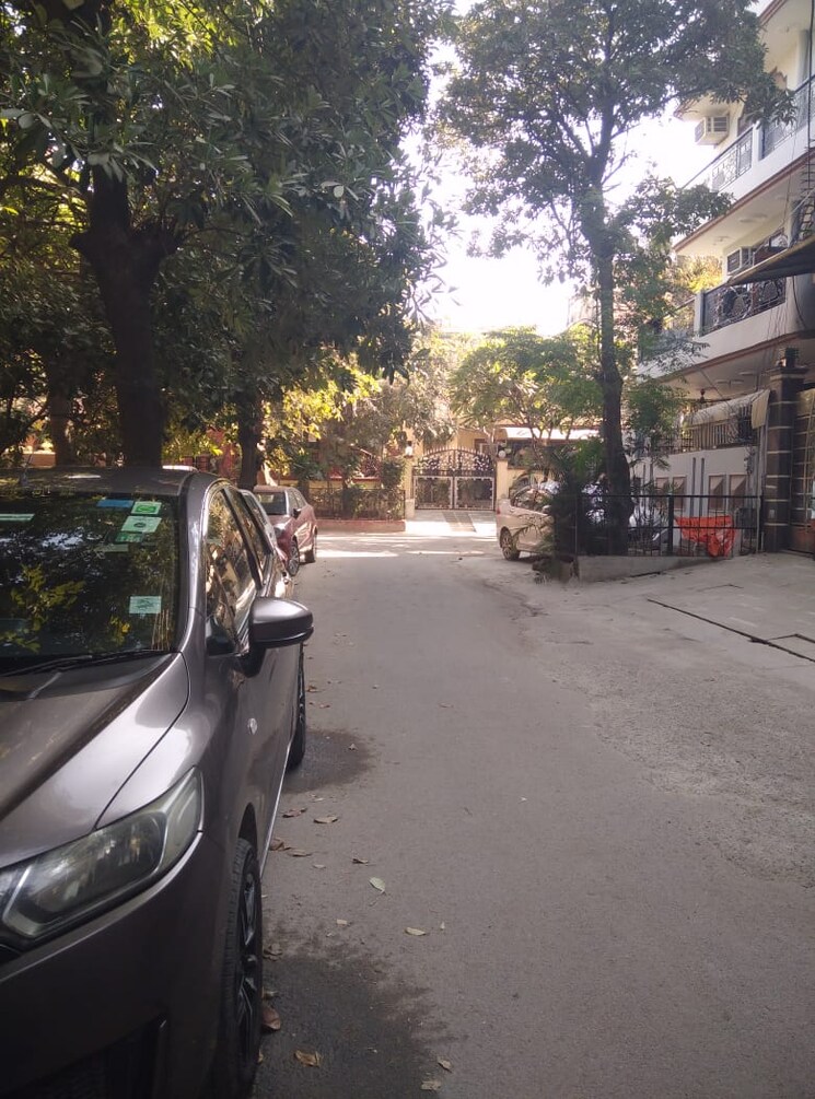  Parking, sector 12 5 Bedroom 162 Sq.Mt. Independent House In Sector 12 Noida 8016183