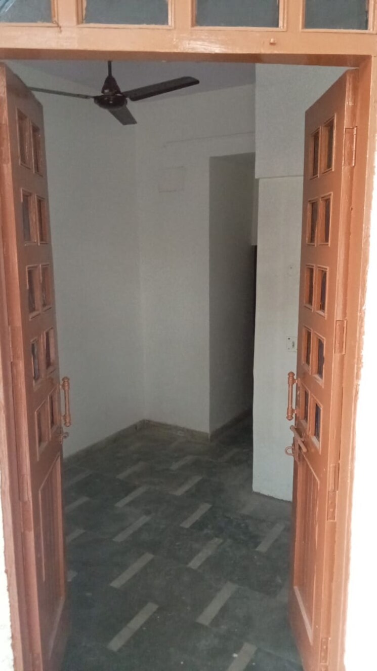 Bedroom, sector 12 5 Bedroom 162 Sq.Mt. Independent House In Sector 12 Noida 8016183