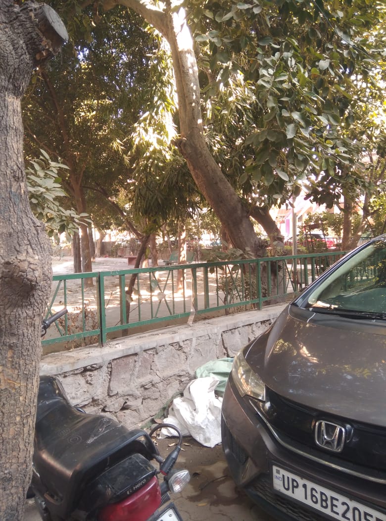 5 BHK + Servant Room,Study Room Independent House For Sale in Sector 12