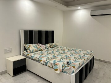 Bedroom in 4 BHK Builder Floor at Paryavaran Complex – for Rent