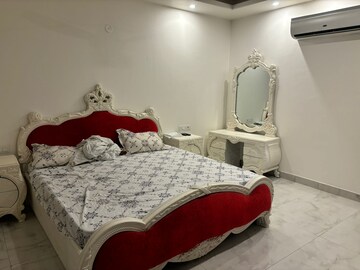 Bedroom in 4 BHK Builder Floor at Paryavaran Complex – for Rent