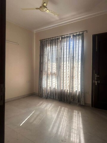 Room in 2 BHK Builder Floor at Sector 15 ii – for Rent
