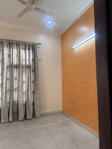 Room in 2 BHK Builder Floor at Sector 15 ii – for Rent