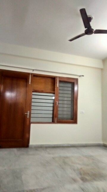 Room in 2 BHK Builder Floor at Sector 15i – for Rent