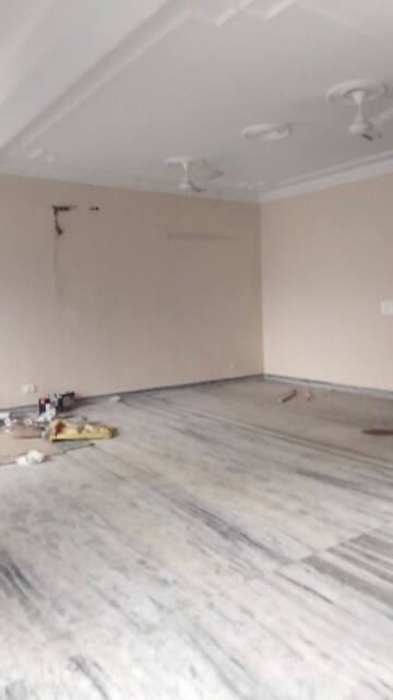 Room in 2 BHK Builder Floor at Sector 15i – for Rent