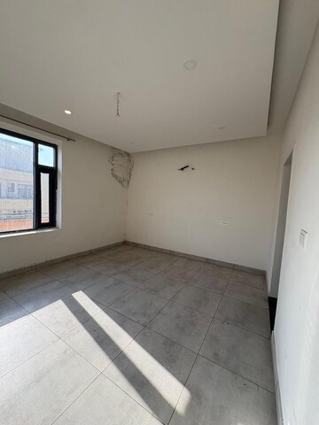 Room in 3 BHK Apartment at Fortune Regalia Towers, Dhakoli Village – for Sale