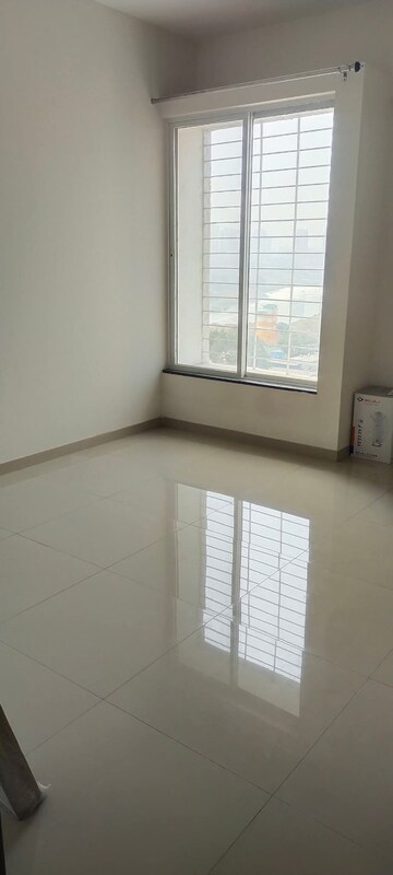 Room in 1 BHK Apartment at Yashwin Orizzonte, Kharadi – for Sale