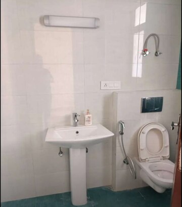 Master Bedroom in 3 BHK Apartment at Omaxe Residency II, Gomti Nagar – for Rent