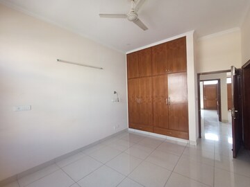 Room in 3 BHK Independent House at Sector 4 – for Rent