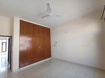 Room in 3 BHK Independent House at Sector 4 – for Rent